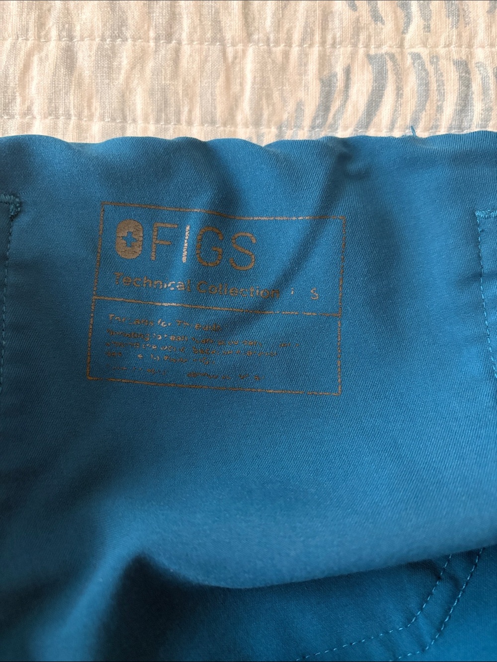 Figs Scrub Set - Picture 3 of 5